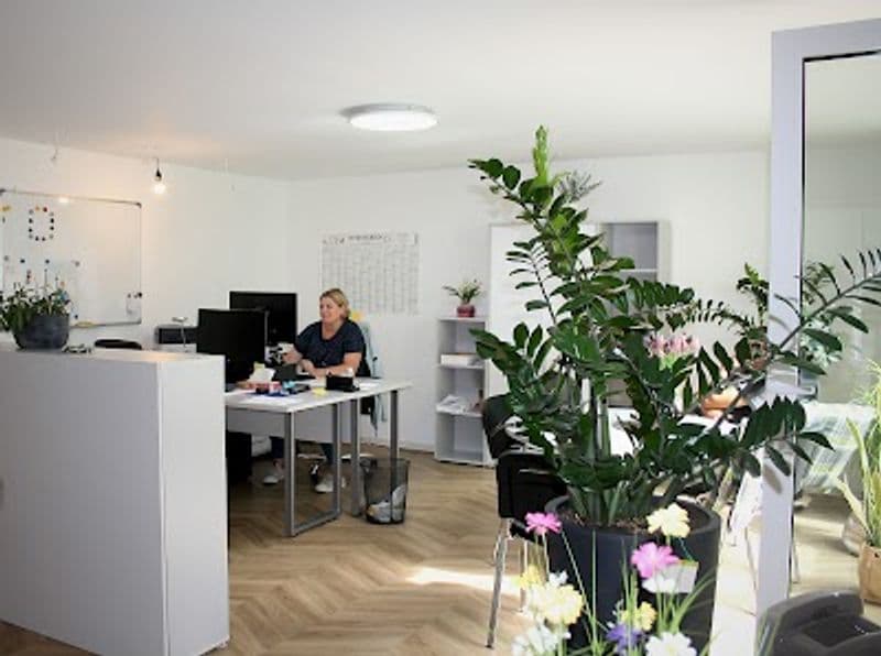 user-upload/business/work-media/992371fe101a4f228772e7c9f888d6cf.jpeg