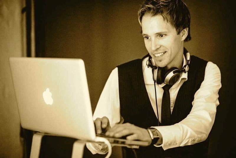 user-upload/business/work-media/xx1vlsakjupxf04ceh199d_dj-adrian-fink.jpeg